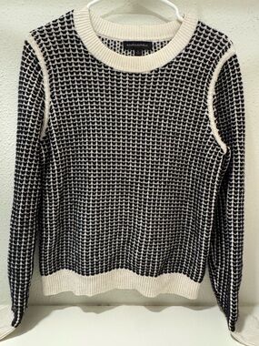 Banana Republic Women’s Black and White Textured Crewneck Sweater size M